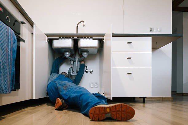Professional Leak Detection technician working in Mendota, IL